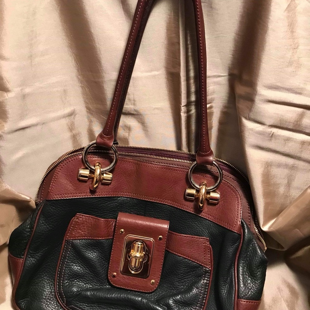 Elegant Two-Tone Leather Handbag